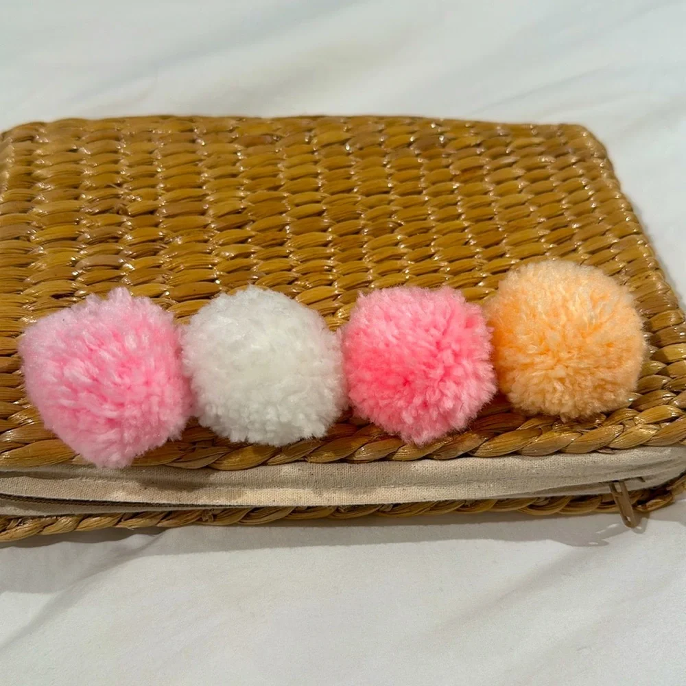 Sea & Grass Pom Pom clutch wristlet - Picture 6 of 7